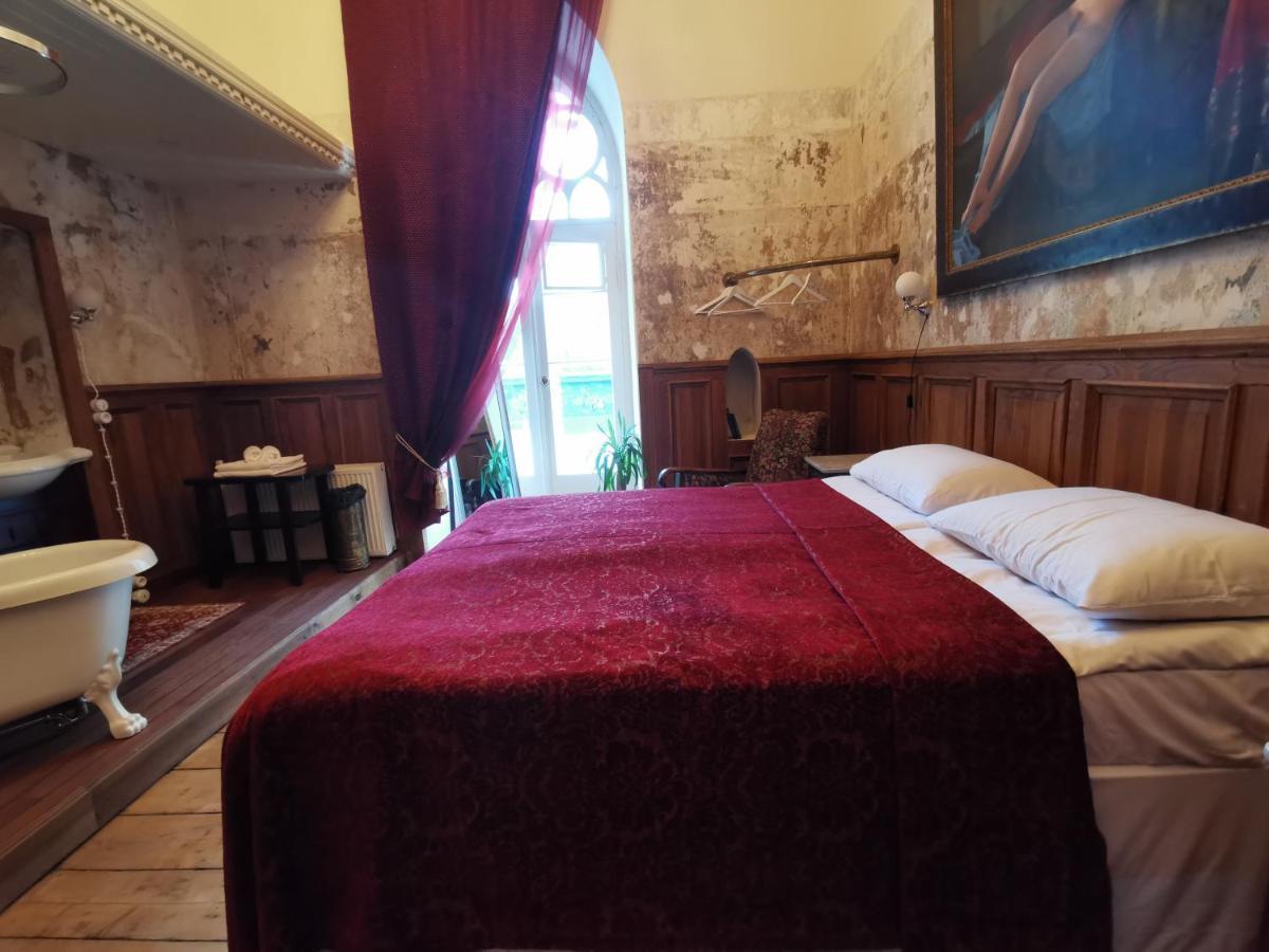 Hotel Laitse Castle Esterno foto